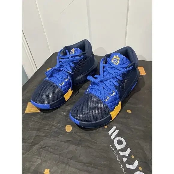 Nike LeBron Witness 8 FB2239-403 Basketball Men’s 10.5 New Without Box Navy Gold